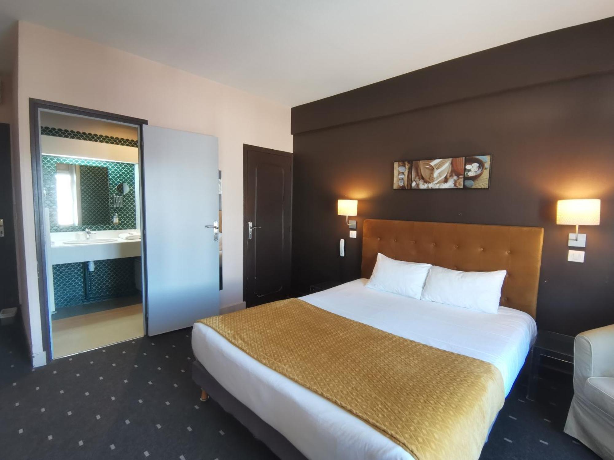 Logis Hotel Le Cerf Briare Exterior photo
